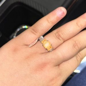 new ring its orange i got it for 90 selling it for 70 its brand new